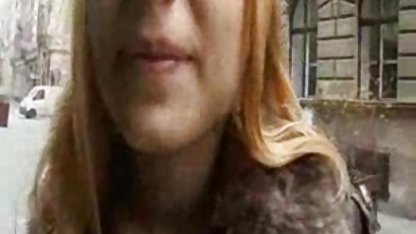 جوجو سکس دختر های خوشگل بوسه
